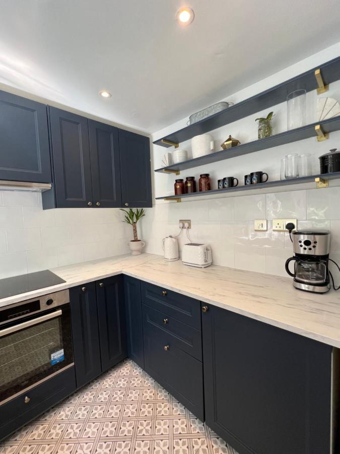 Appartement The Raven'S Loft By Harry Potter à Watford  Extérieur photo